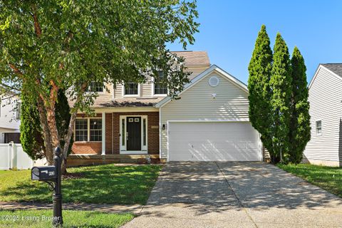 Photo of 4428 Fallen Apple Ln, Louisville, KY 40218 (MLS # 1714482)