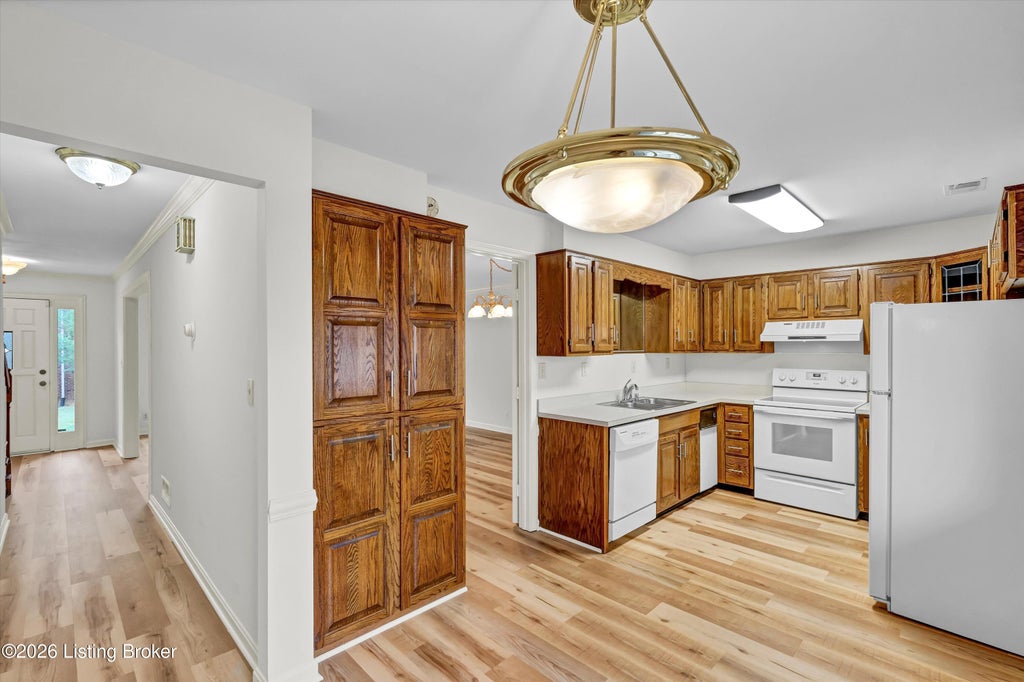 Photo of 107 Shelby Pointe Dr, Louisville, KY 40223 (MLS # 1730194)