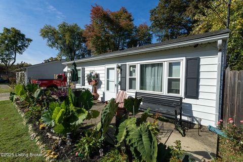 Photo of 10008 Donau Ln, Louisville, KY 40272 (MLS # 1711901)