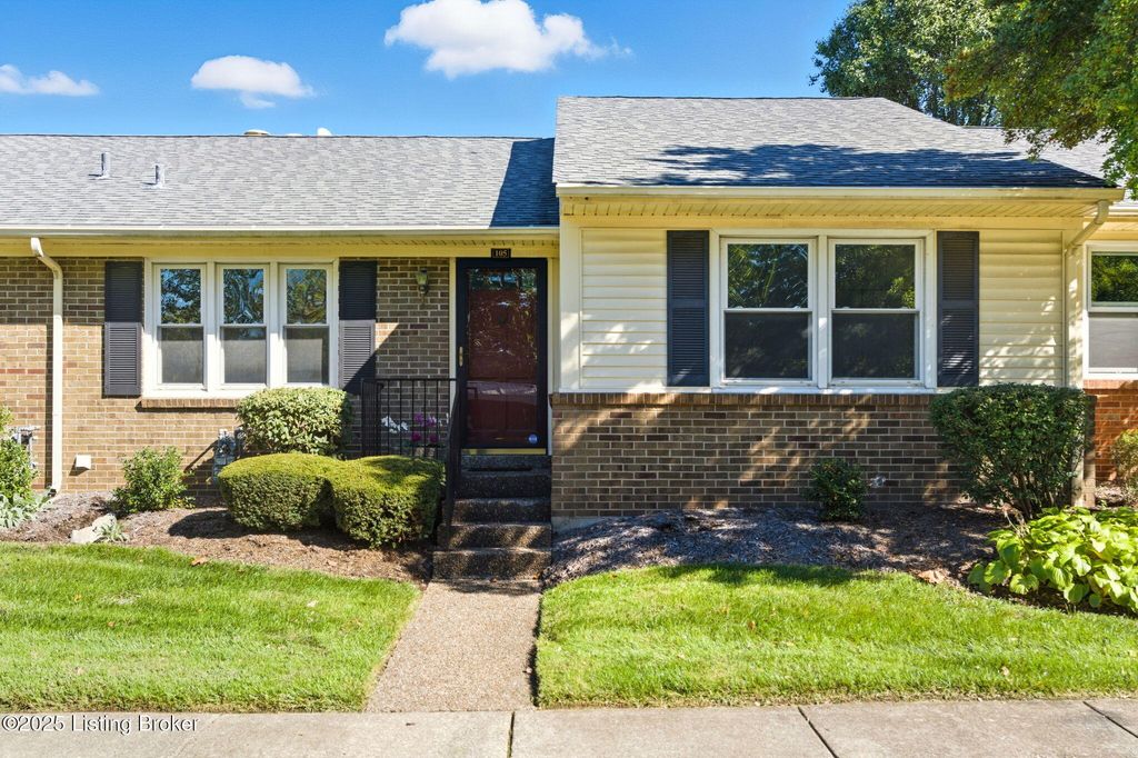 Photo of 105 Sycamore Dr, Louisville, KY 40223 (MLS # 1714941)