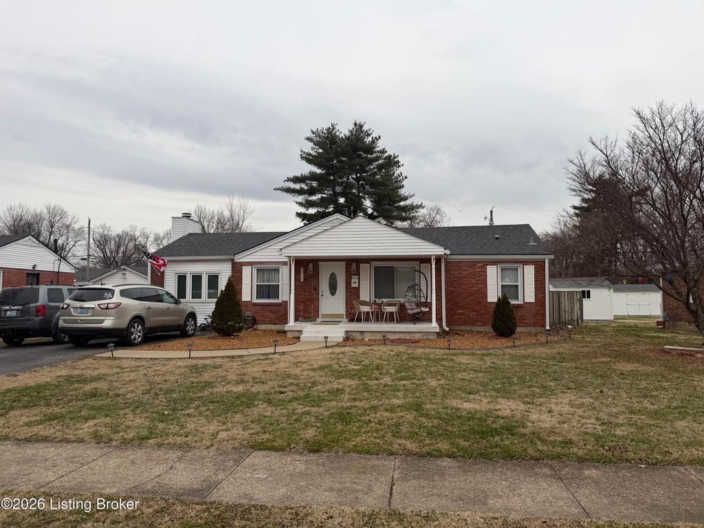 Photo of 2515 Proctor Knott Dr, Louisville, KY 40218 (MLS # 1707517)