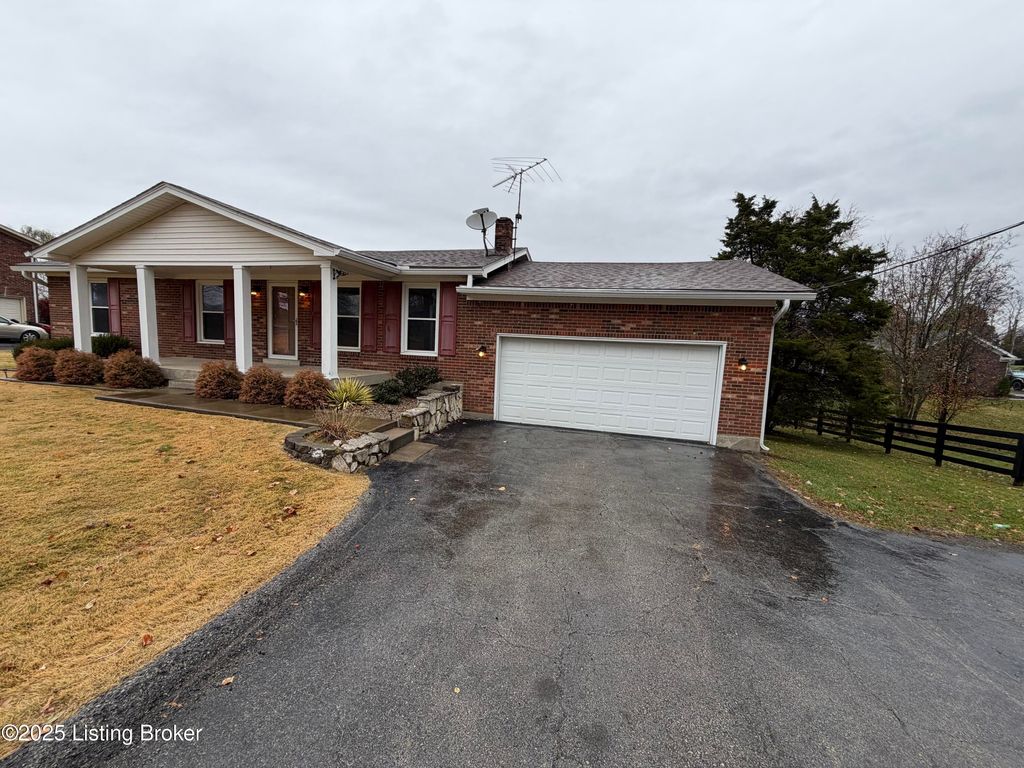 Photo of 378 Dawson Hill Rd, Louisville, KY 40299 (MLS # 1704969)