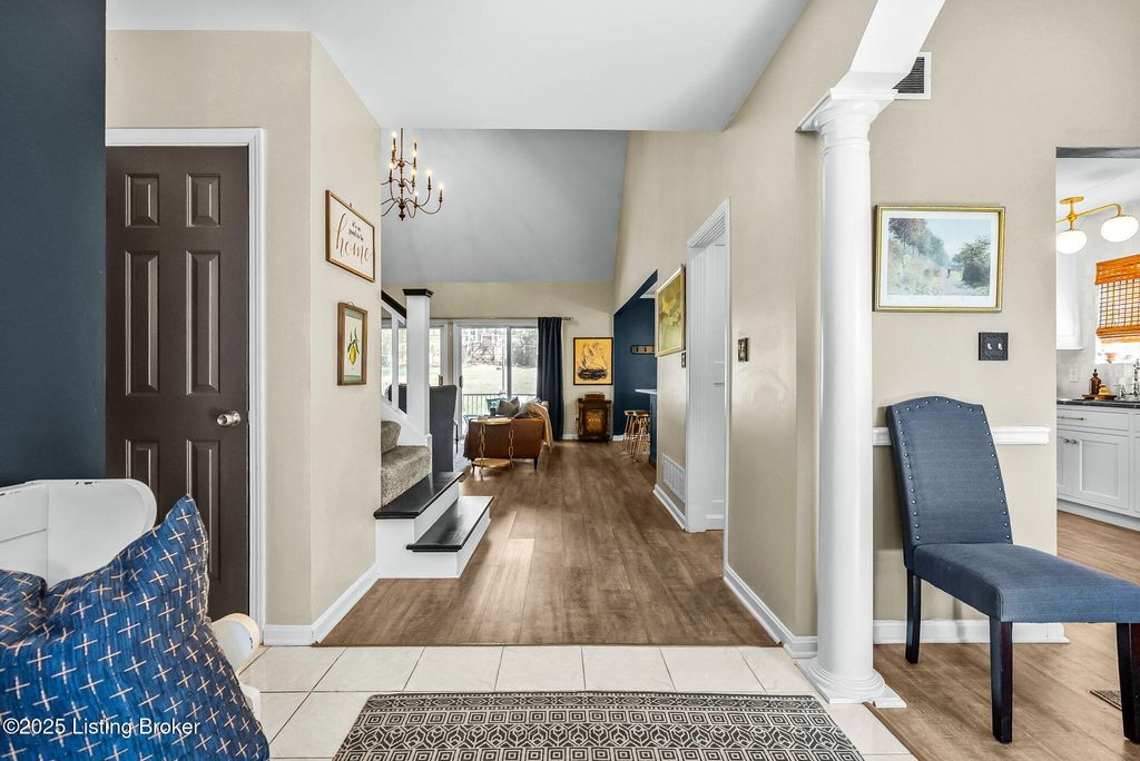 Photo of 4305 Lost Spring Ct, Louisville, KY 40241 (MLS # 1701604)