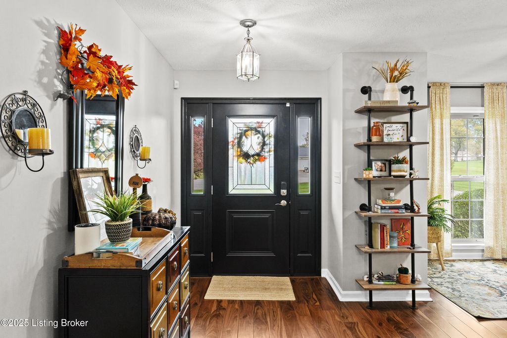 Photo of 219 Somber Way, Shepherdsville, KY 40165 (MLS # 1702149)