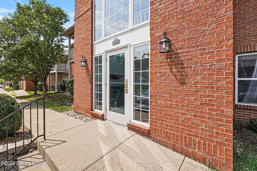Photo of 9100 Hawthorne Pointe Dr #201, Louisville, KY 40272 (MLS # 1725927)