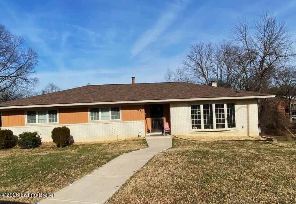 Photo of 1973 Meadowcreek Dr, Louisville, KY 40218 (MLS # 1706291)