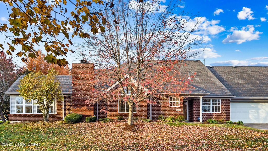 Photo of 10509 Parkhurst Ct, Louisville, KY 40291 (MLS # 1703972)