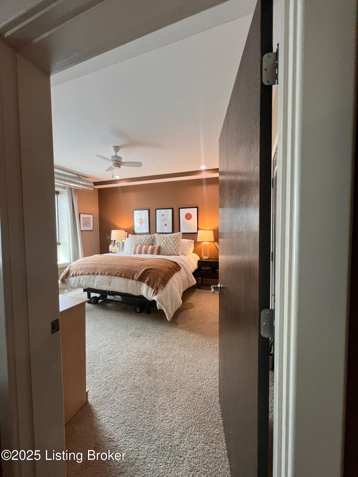 110 S Campbell St UNIT 201