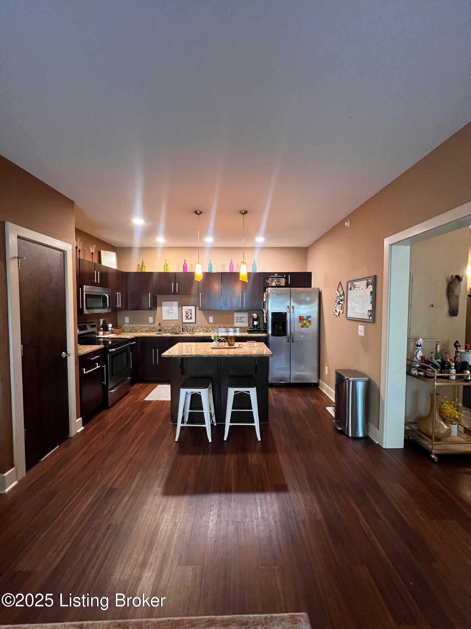 110 S Campbell St UNIT 201
