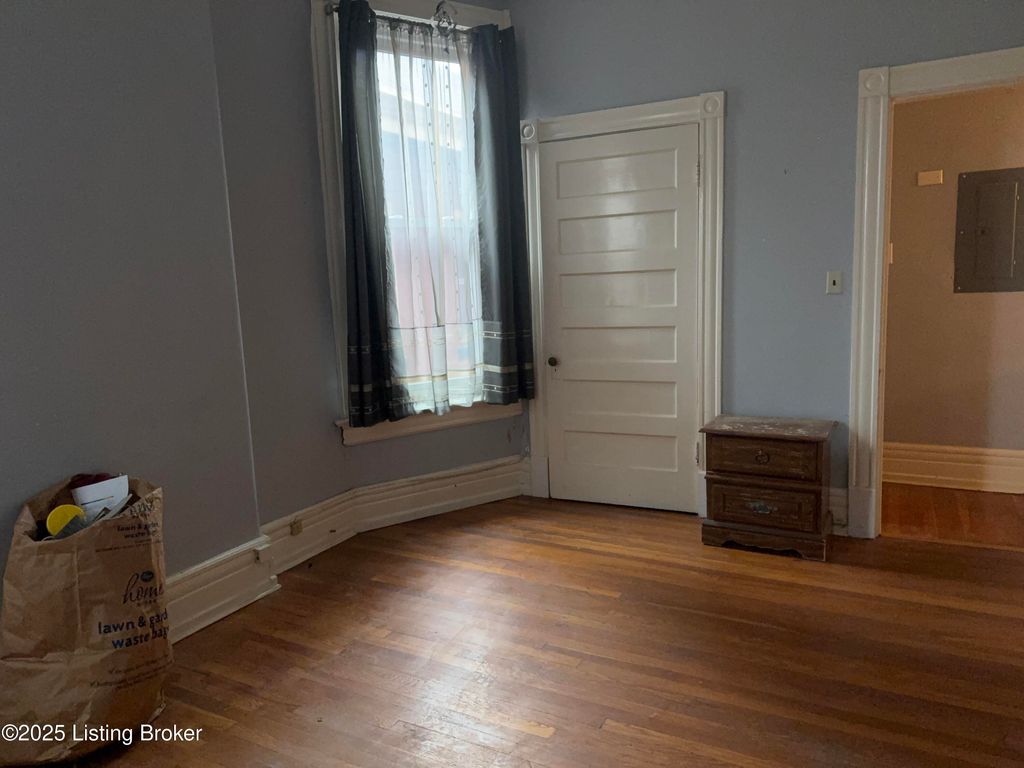 Photo of 1608 Beechwood Ave #6, Louisville, KY 40204 (MLS # 1705569)