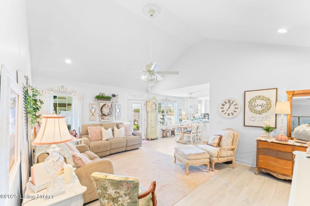 Photo of 37 Garden Way, Smiths Grove, KY 42171 (MLS # 1701196)