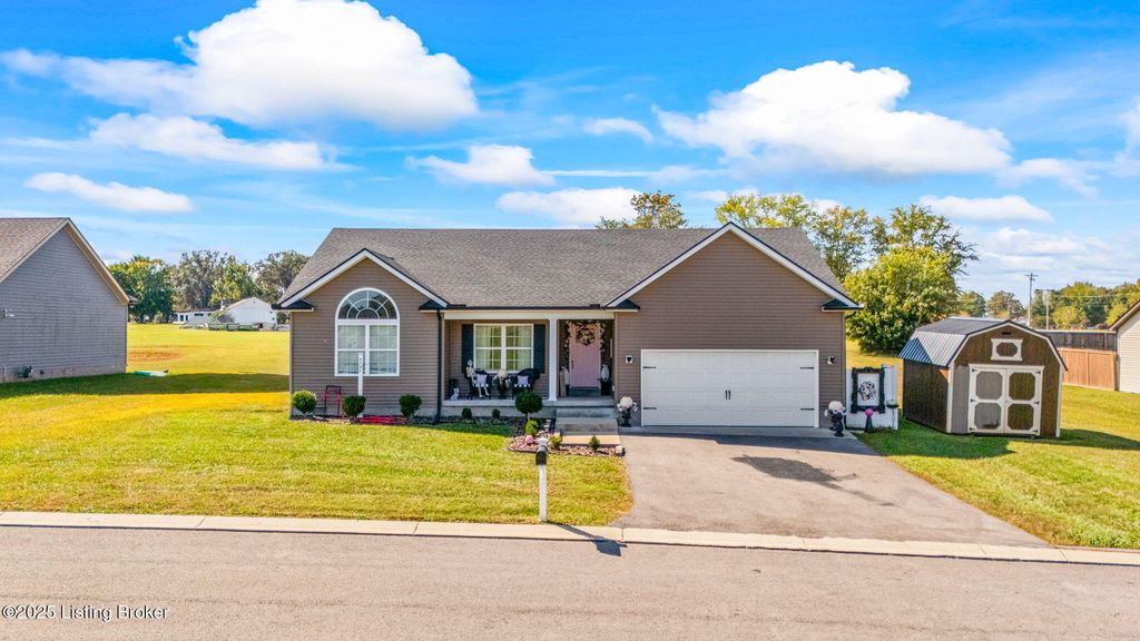 Photo of 37 Garden Way, Smiths Grove, KY 42171 (MLS # 1701196)