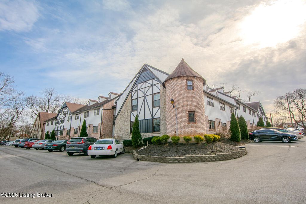 Photo of 221 N Clifton Ave #37, Louisville, KY 40206 (MLS # 1707557)