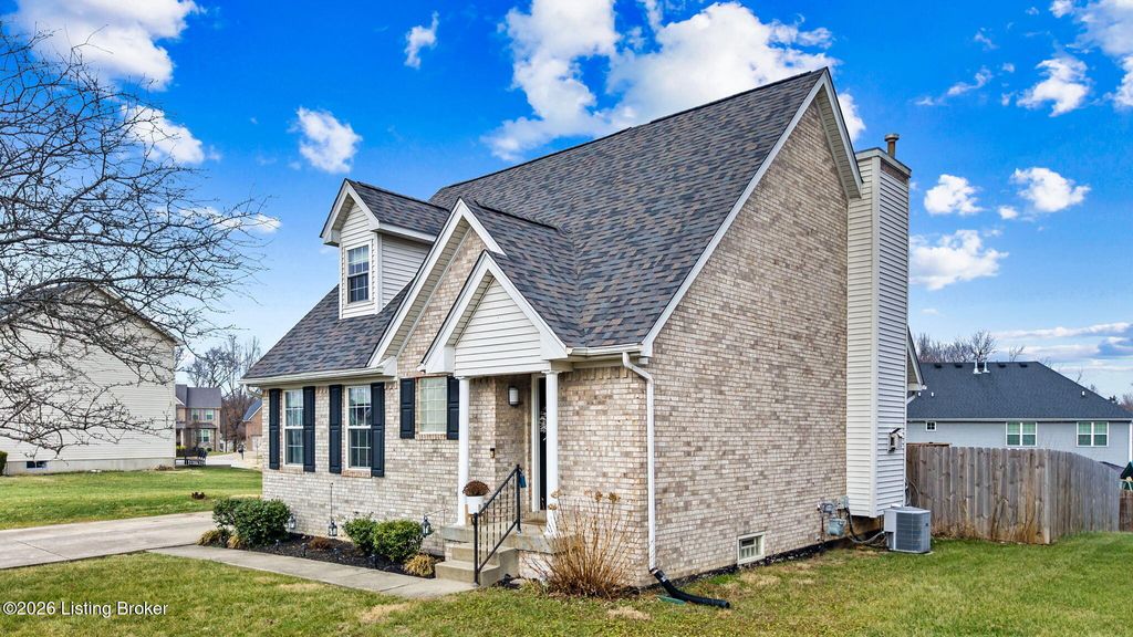 Photo of 11305 Top Walnut Loop, Louisville, KY 40229 (MLS # 1706698)