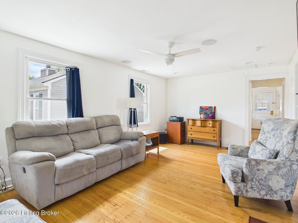 Photo of 626 Washburn Ave, Louisville, KY 40222 (MLS # 1714746)