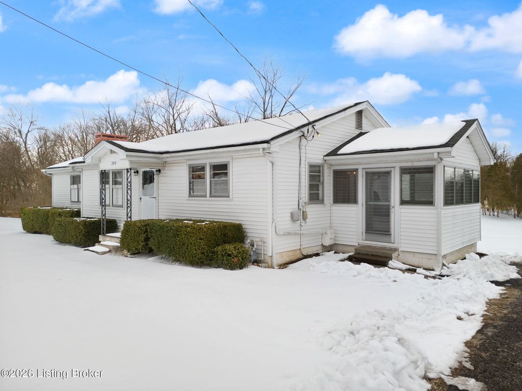 Photo of 209 Clark Station Rd, Louisville, KY 40023 (MLS # 1708493)