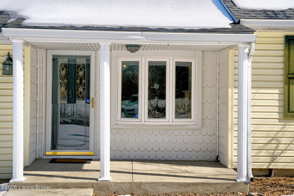 Photo of 527 S Park Rd, Louisville, KY 40118 (MLS # 1708690)