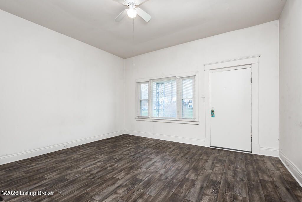 Photo of 3026 Grand Ave, Louisville, KY 40211 (MLS # 1722870)