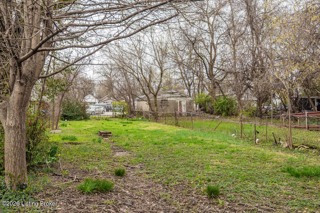 Photo of 3026 Grand Ave, Louisville, KY 40211 (MLS # 1722870)