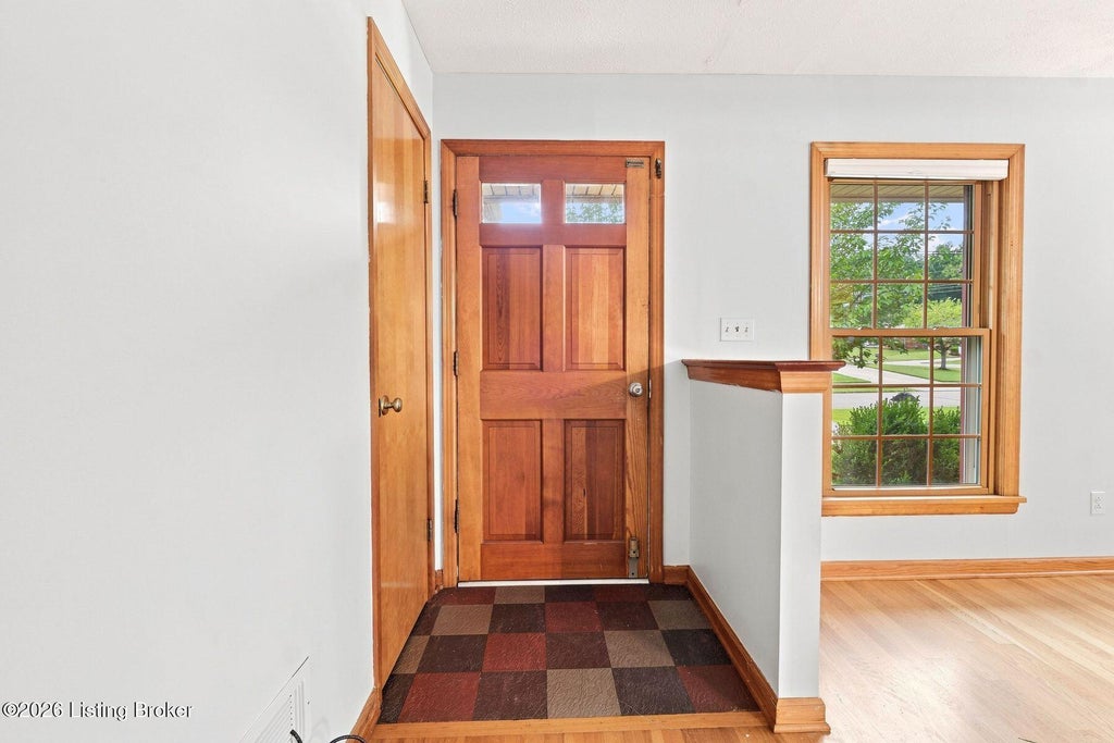 Photo of 9015 Shevie Dr, Louisville, KY 40272 (MLS # 1726274)