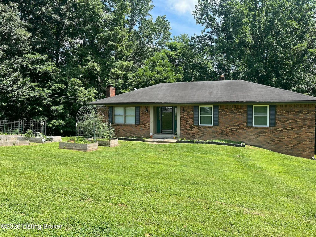 Photo of 335 Wildwood Way, Campbellsville, KY 42718 (MLS # 1723271)