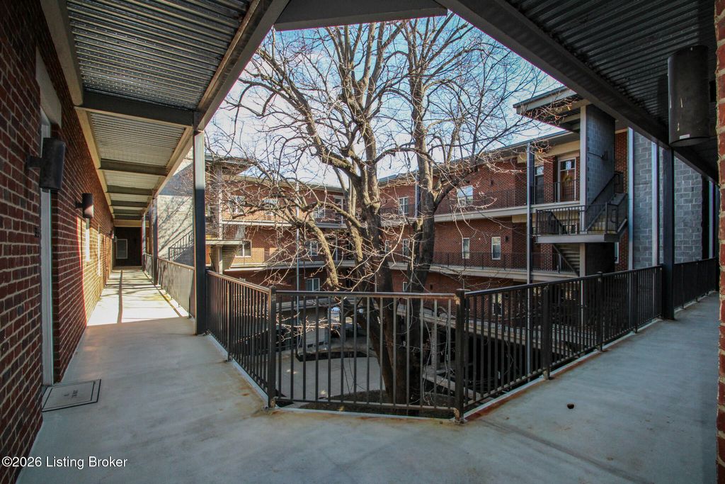 Photo of 2011 Frankfort Ave #300, Louisville, KY 40206 (MLS # 1711572)