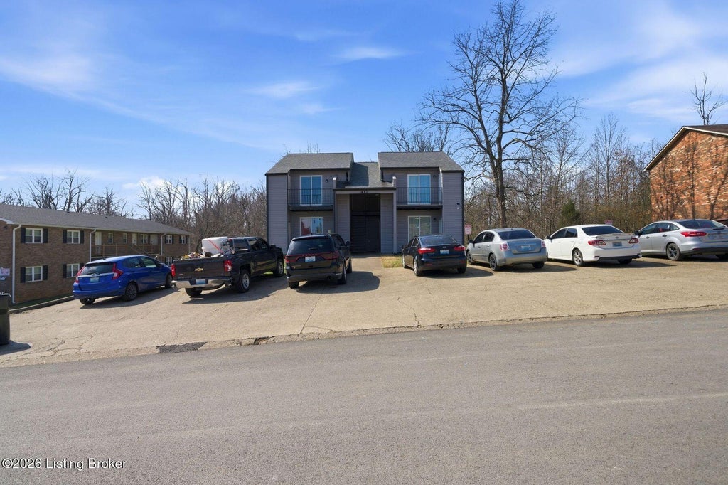 Photo of 412 Wood Creek Dr, Radcliff, KY 40160 (MLS # 1730534)
