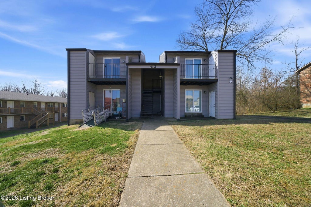 Photo of 412 Wood Creek Dr, Radcliff, KY 40160 (MLS # 1730534)