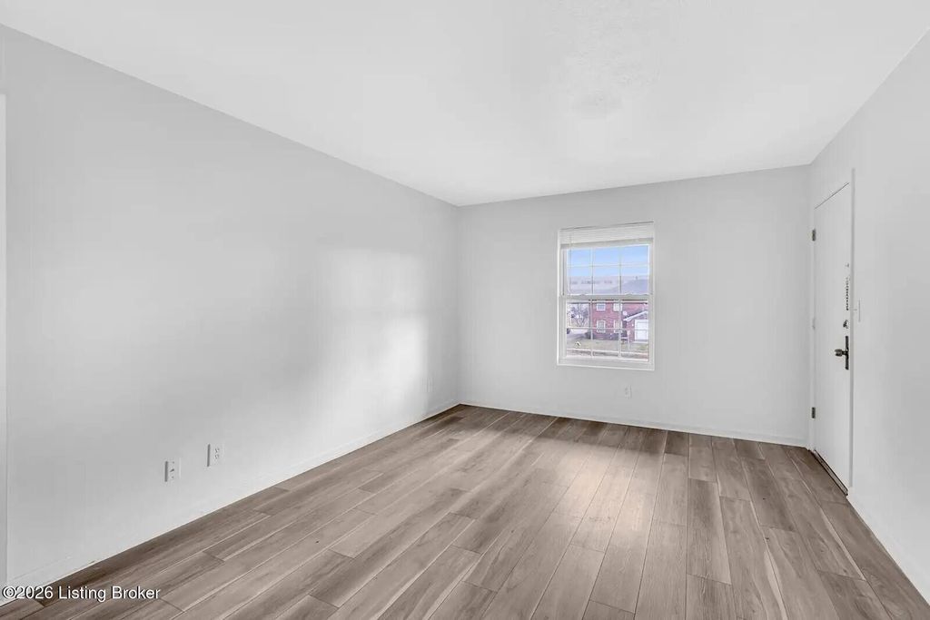 Photo of 7602 Garrison Rd, Louisville, KY 40214 (MLS # 1706798)