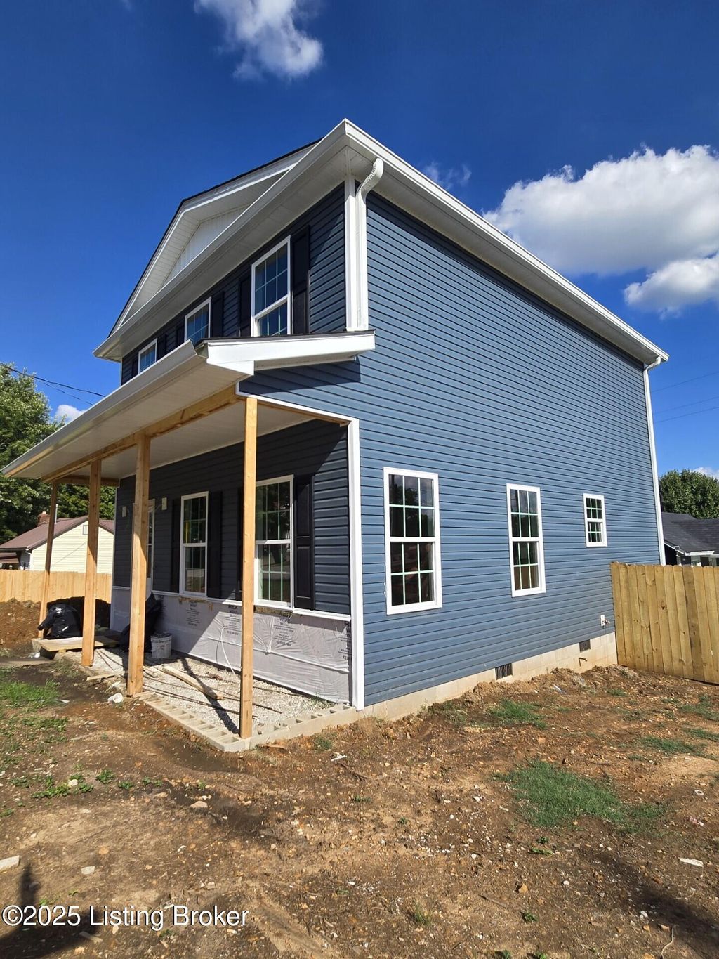 Photo of 215 E Brown St, Elizabethtown, KY 42701 (MLS # 1709747)