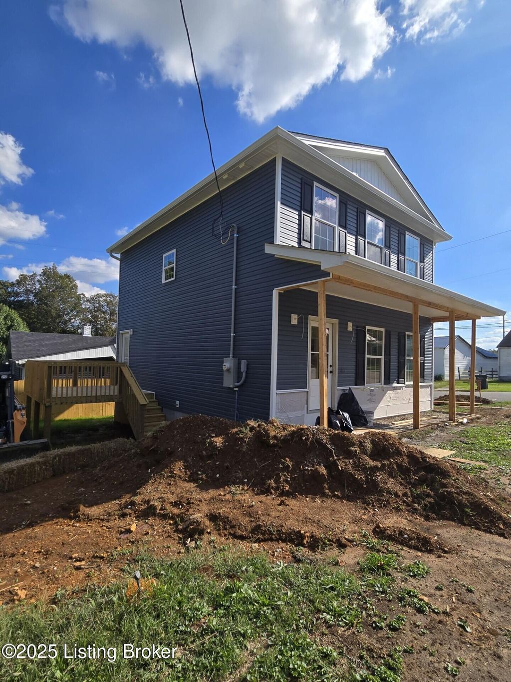 Photo of 215 E Brown St, Elizabethtown, KY 42701 (MLS # 1709747)