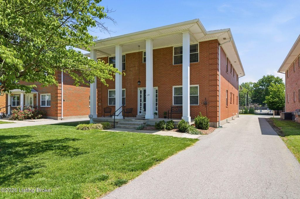 Photo of 119 McArthur Dr #4, Louisville, KY 40207 (MLS # 1716942)