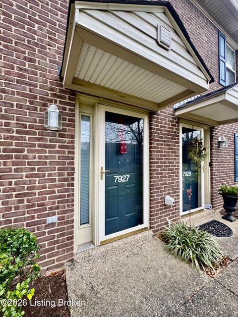 Photo of 7927 Grand Cascade Dr, Louisville, KY 40228 (MLS # 1706336)