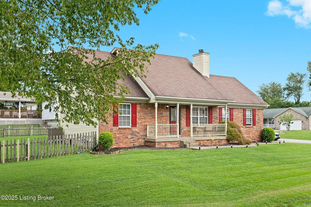 Photo of 8523 Gregory Way, Louisville, KY 40219 (MLS # 1702344)