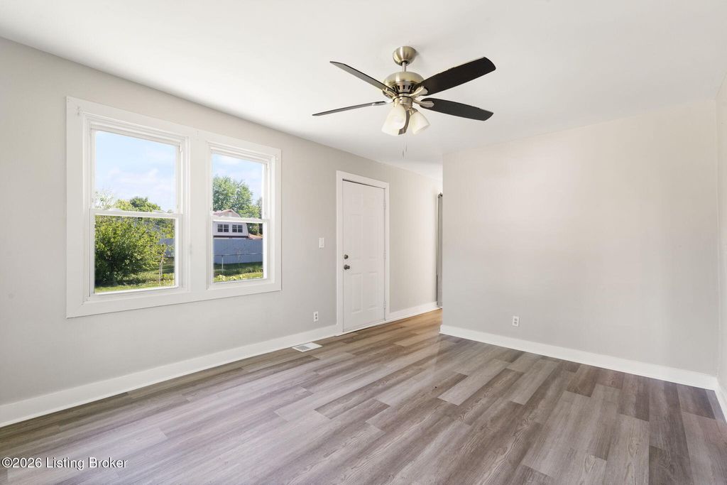 Photo of 7208 Helen Ave, Louisville, KY 40258 (MLS # 1715298)