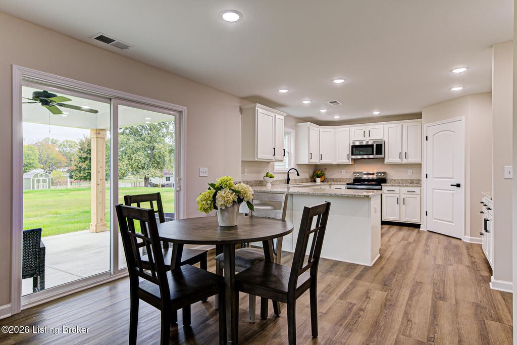 Photo of 7323 Jacks Landing Lndg, Louisville, KY 40291 (MLS # 1718610)
