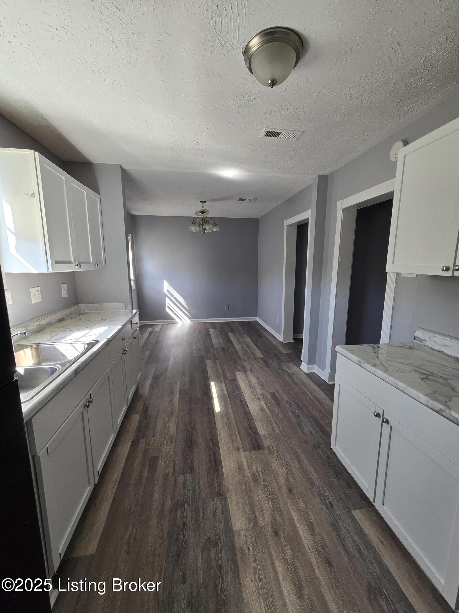 2120 W Lee St, Louisville, Kentucky image 7