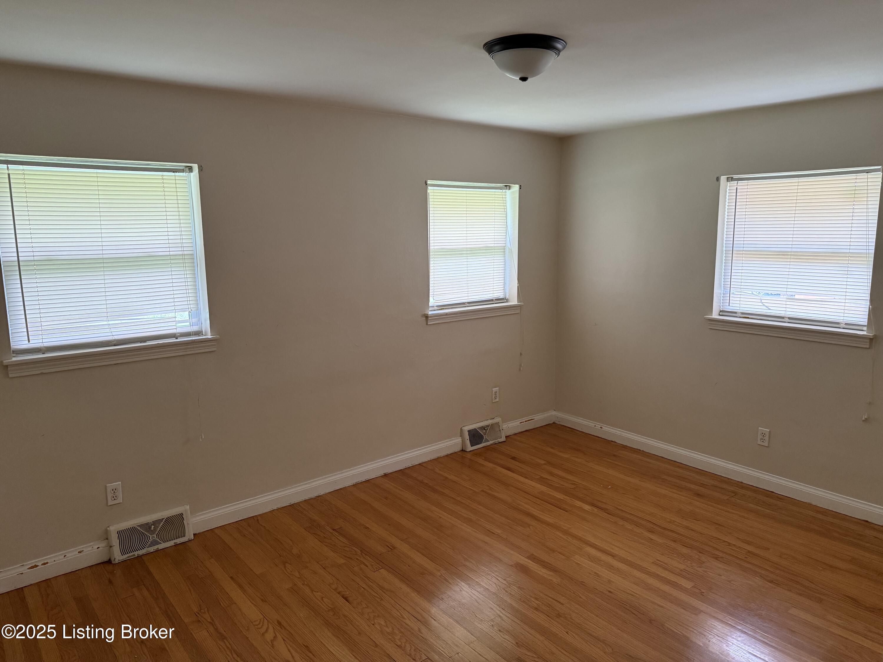 1862 Lynn Lea Rd, Louisville, Pennsylvania image 5
