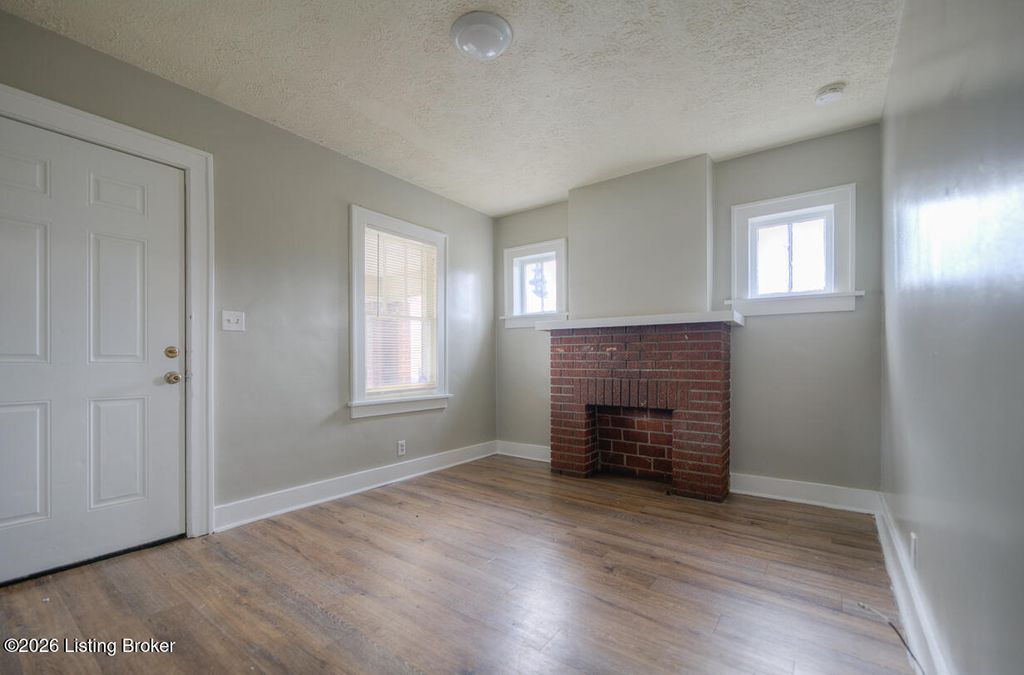 Photo of 221 W Woodlawn Ave, Louisville, KY 40214 (MLS # 1716561)