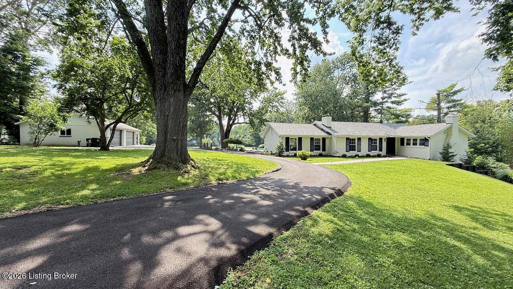Photo of 702 Dorsey Ln, Louisville, KY 40223 (MLS # 1722884)
