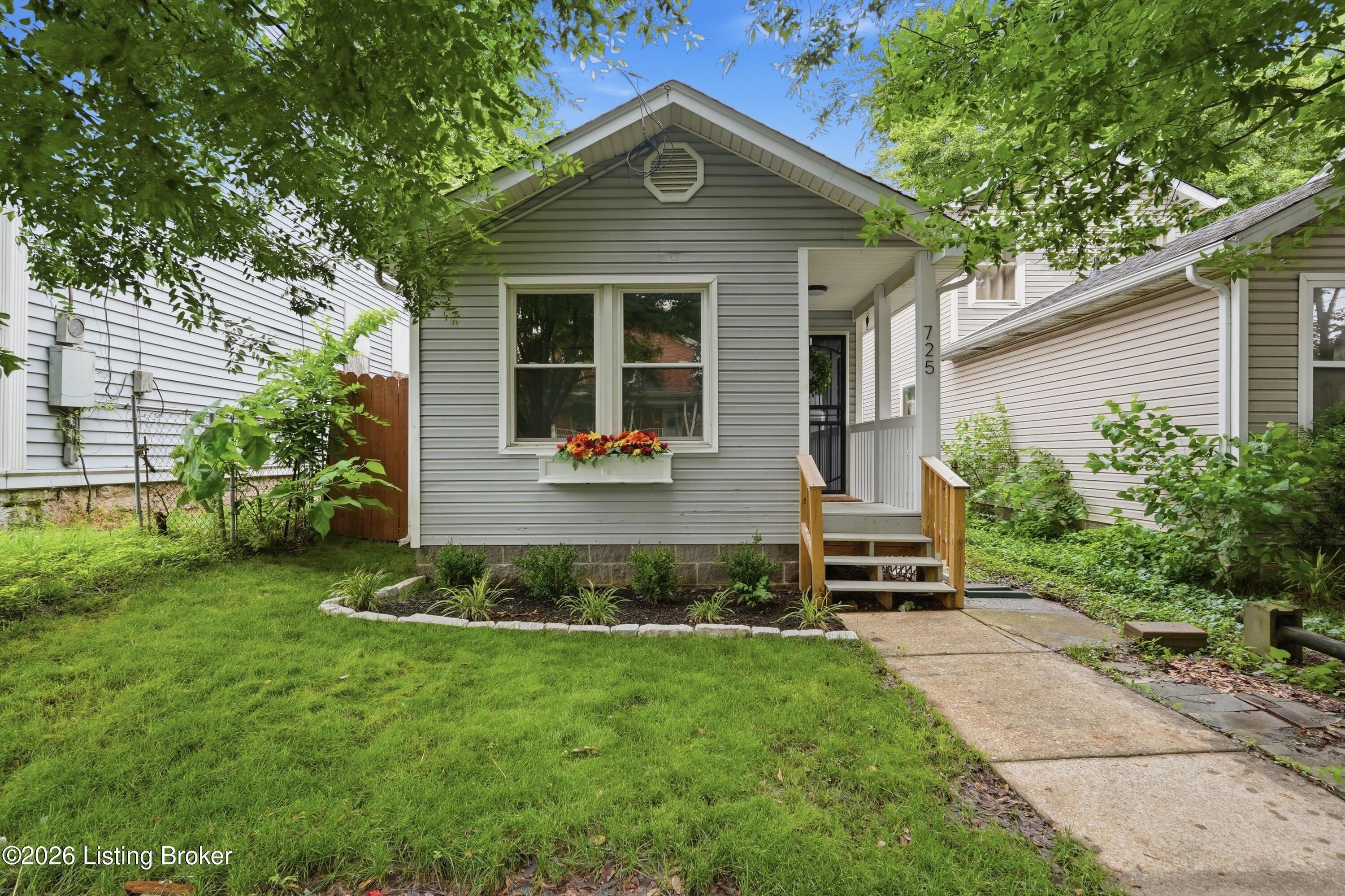 Photo 1 of 35 — 725 Speckert Ct, Louisville, KY 40203