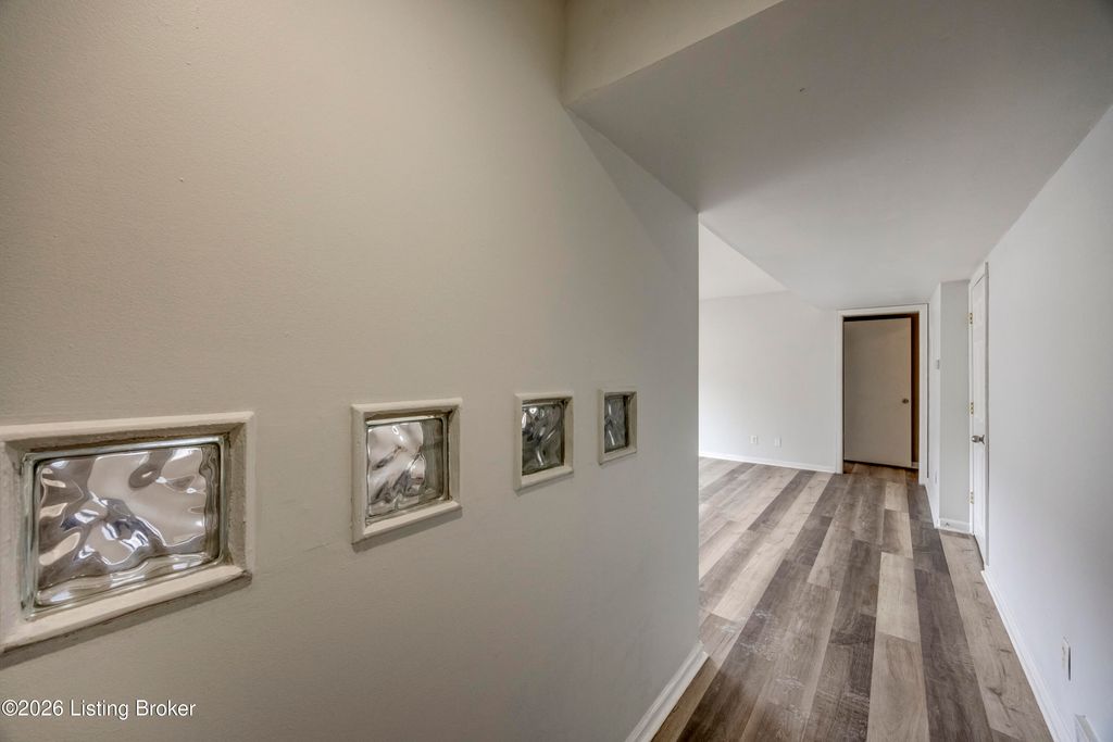 Photo of 2505 Brownsboro Rd #APT D5, Louisville, KY 40206 (MLS # 1710193)