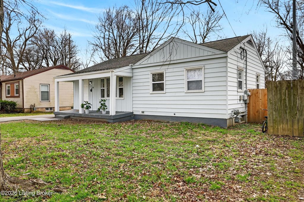 Photo of 418 W Southside Ct, Louisville, KY 40214 (MLS # 1715125)