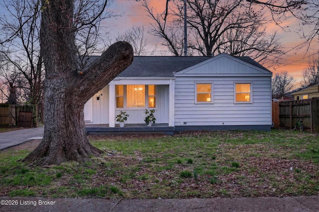 Photo of 418 W Southside Ct, Louisville, KY 40214 (MLS # 1715125)