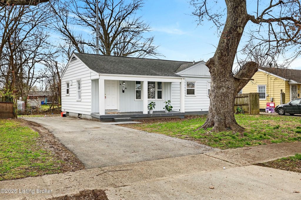 Photo of 418 W Southside Ct, Louisville, KY 40214 (MLS # 1715125)