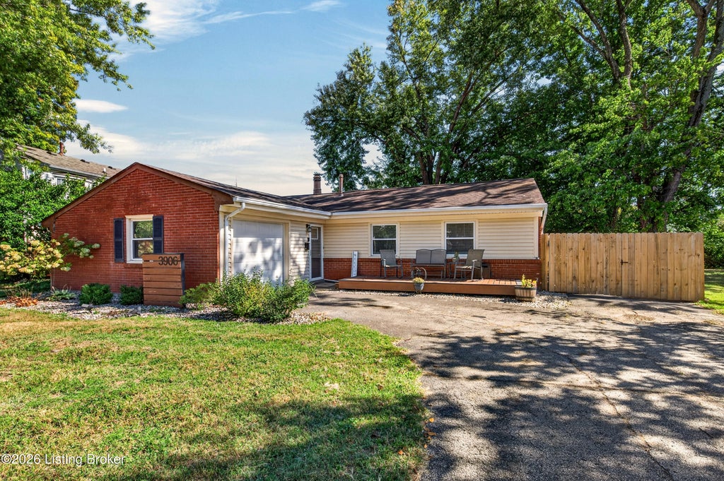 Photo of 3906 Hillbrook Dr, Louisville, KY 40220 (MLS # 1730939)