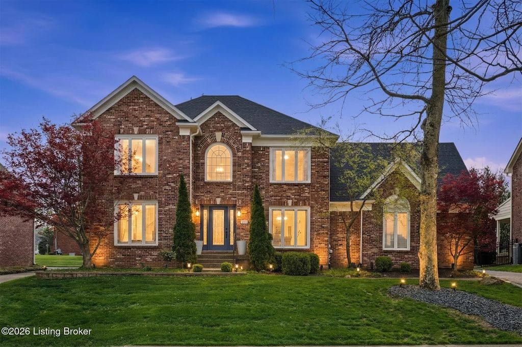 Photo of 842 Lake Forest Pkwy, Louisville, KY 40245 (MLS # 1714151)