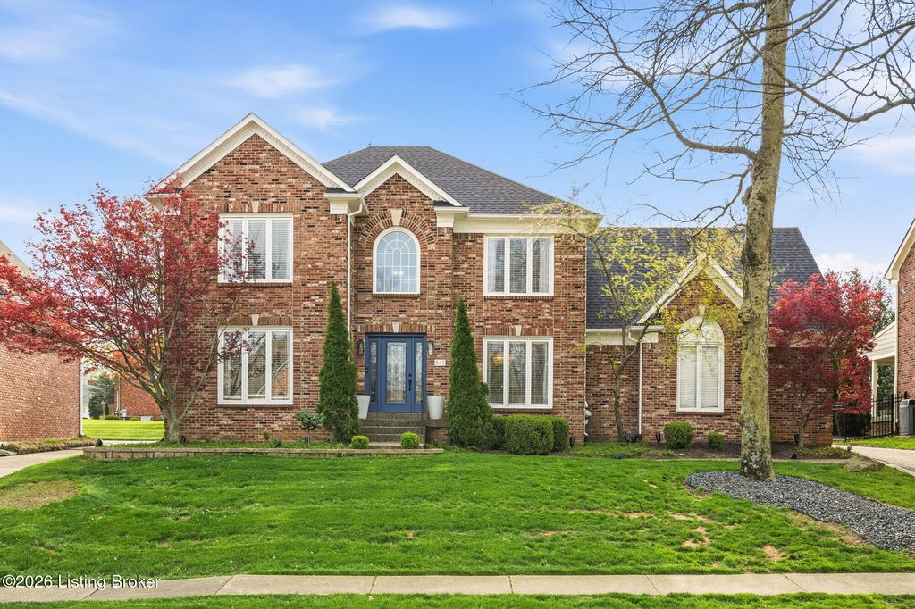 Photo of 842 Lake Forest Pkwy, Louisville, KY 40245 (MLS # 1714151)