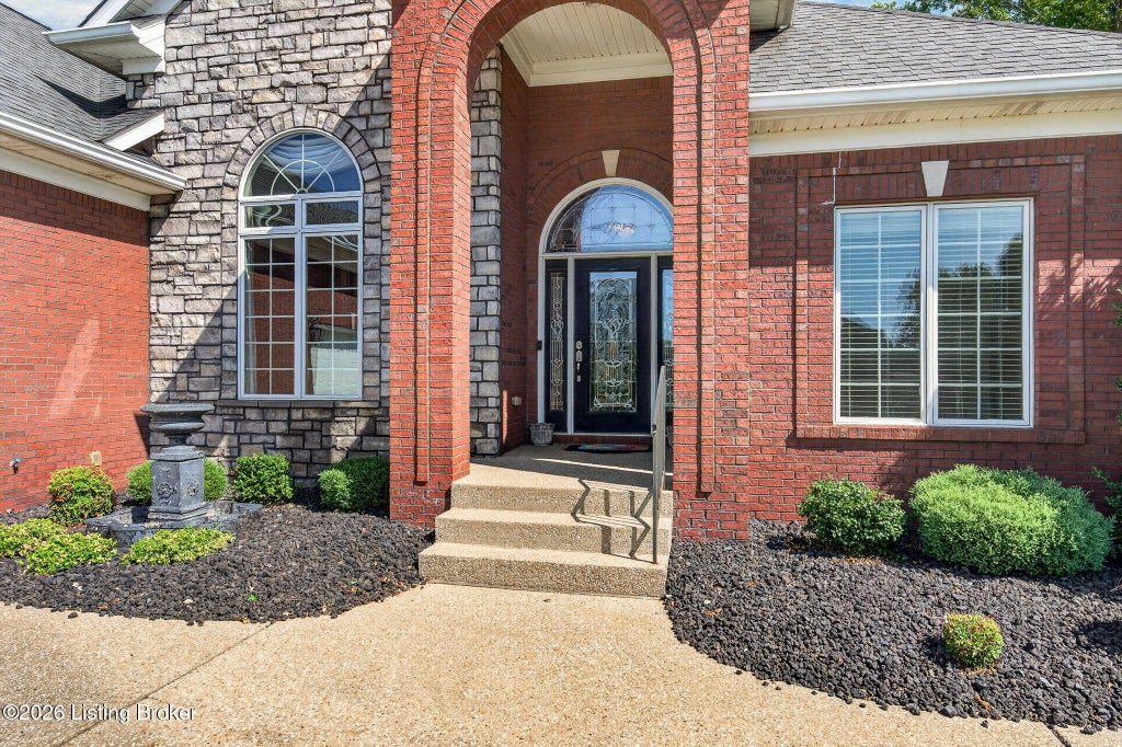 Photo of 10413 Martinside Dr, Louisville, KY 40291 (MLS # 1728010)