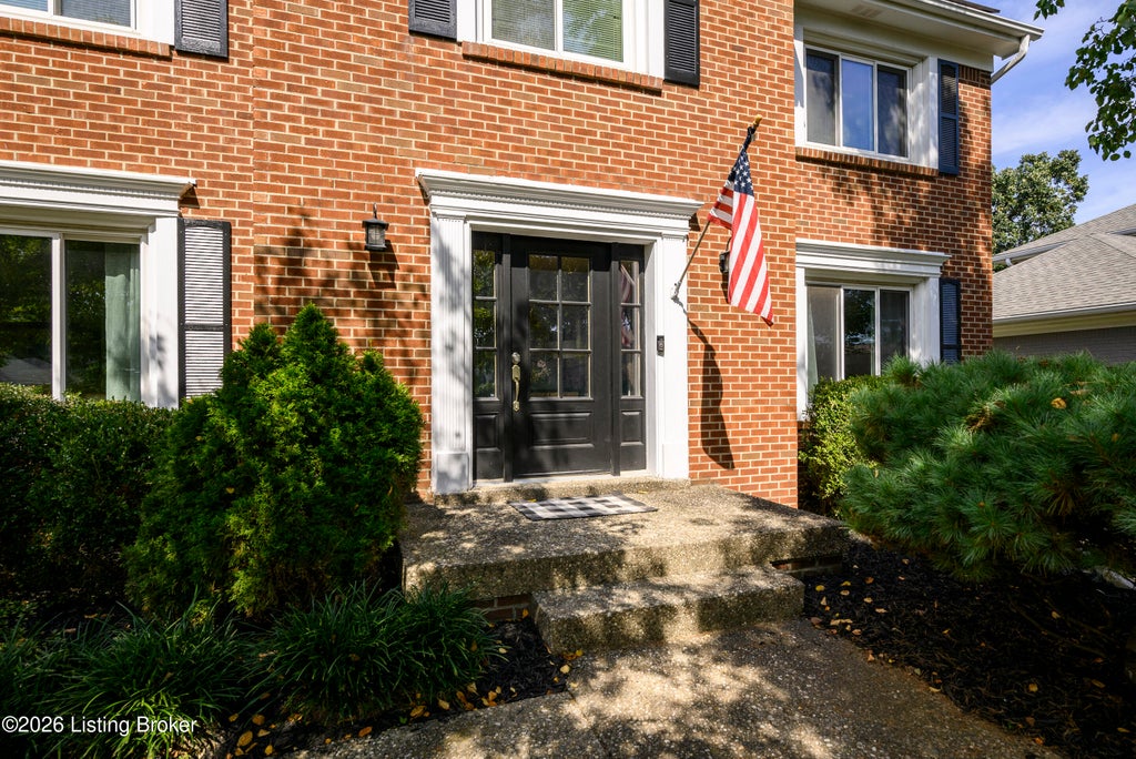 Photo of 8909 Duxbury Rd, Louisville, KY 40242 (MLS # 1730999)